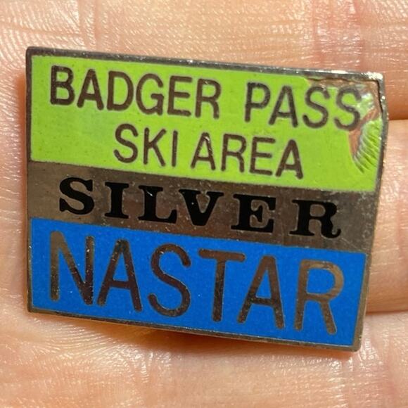 Vintage Badger Pass Ski Area Yosemite Silver Nastar pins lot 2 pinback souvenir - Picture 3 of 8